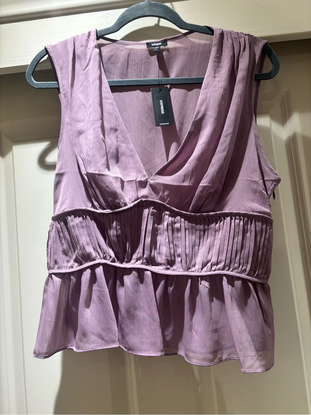 Express Mauve Pleated V-Neck Sleeveless Blouse